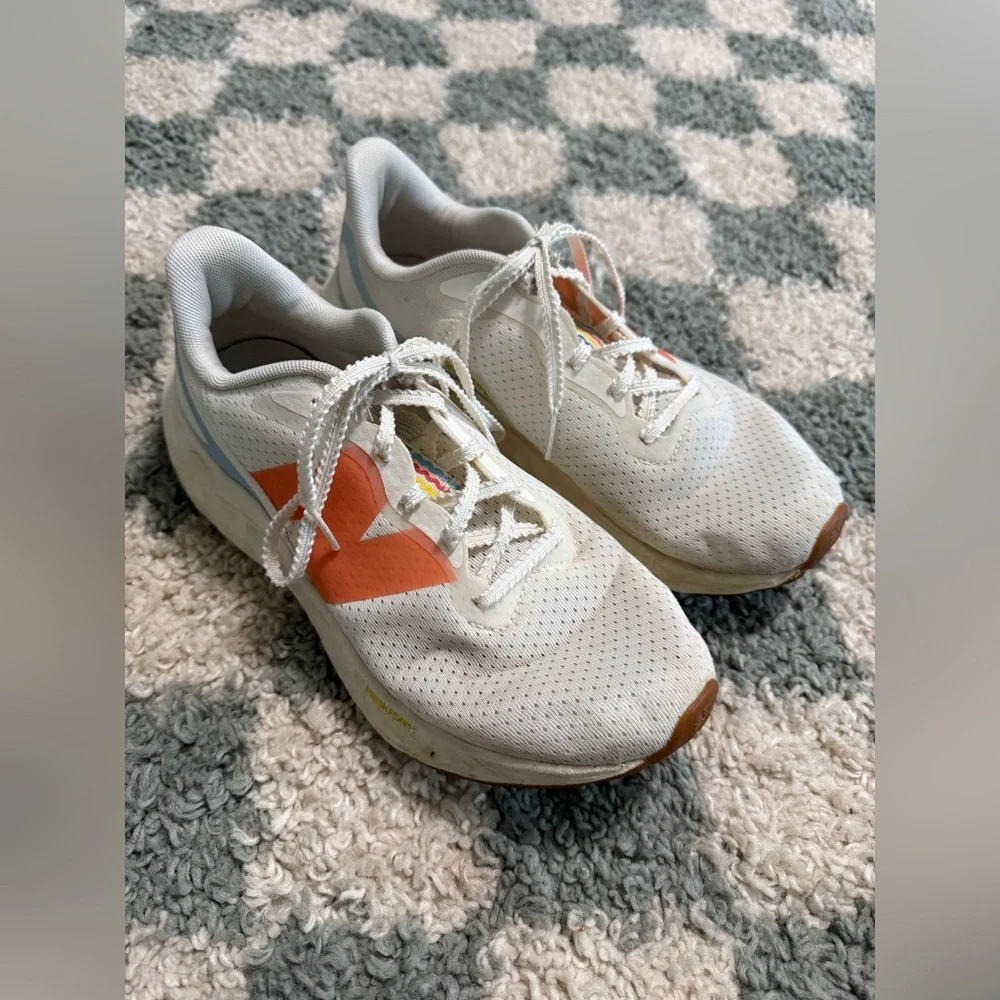 NEW BALANCE Fresh Foam Arishi V4 Sneakers Shoes Size 8 Women/ 6.5 Men Comfort